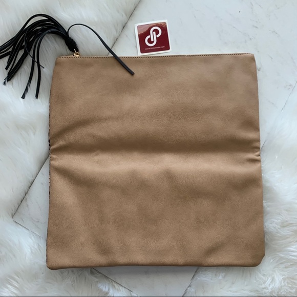 LAST ONE❗️BCBG Ready to Roll Out Clutch - Picture 7 of 8